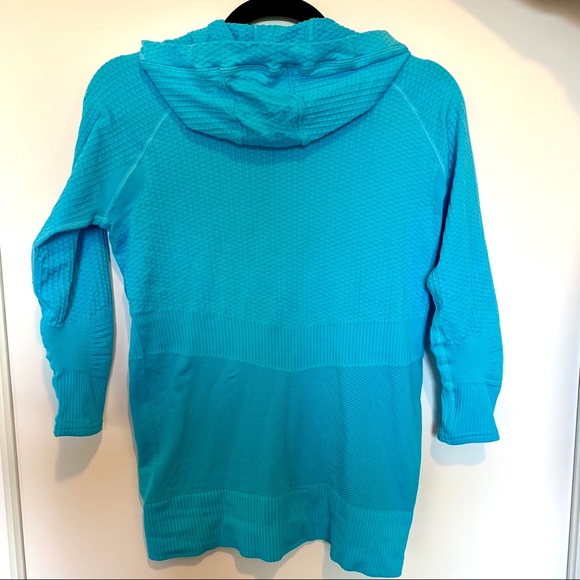 3/30$ Gymshark hoodie workout top - Picture 6 of 7